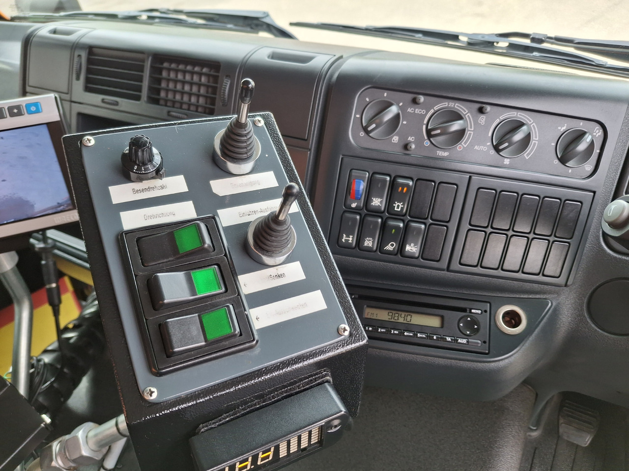 Leasing of MAN TGM 18.250 Zamiatarka Kupper Weisser BROCK 2 Motoren Szczotki L/R PM10 Odchwaszczarka MAN TGM 18.250 Zamiatarka Kupper Weisser BROCK 2 Motoren Szczotki L/R PM10 Odchwaszczarka: picture 24 Leasing of MAN TGM 18.250 Zamiatarka Kupper Weisser BROCK 2 Motoren Szczotki L/R PM10 Odchwaszczarka MAN TGM 18.250 Zamiatarka Kupper Weisser BROCK 2 Motoren Szczotki L/R PM10 Odchwaszczarka: picture 24