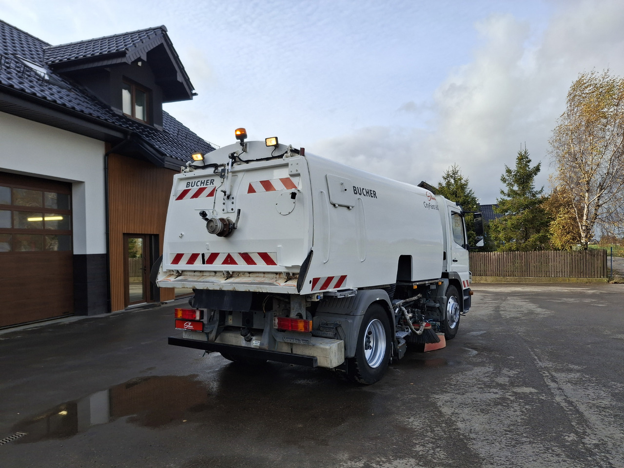 Mercedes-Benz Atego 1524 Zamiatarka Kehrmaschine BUCHER 2 Motoren Sweeper - Road sweeper: picture 4 Mercedes-Benz Atego 1524 Zamiatarka Kehrmaschine BUCHER 2 Motoren Sweeper - Road sweeper: picture 4