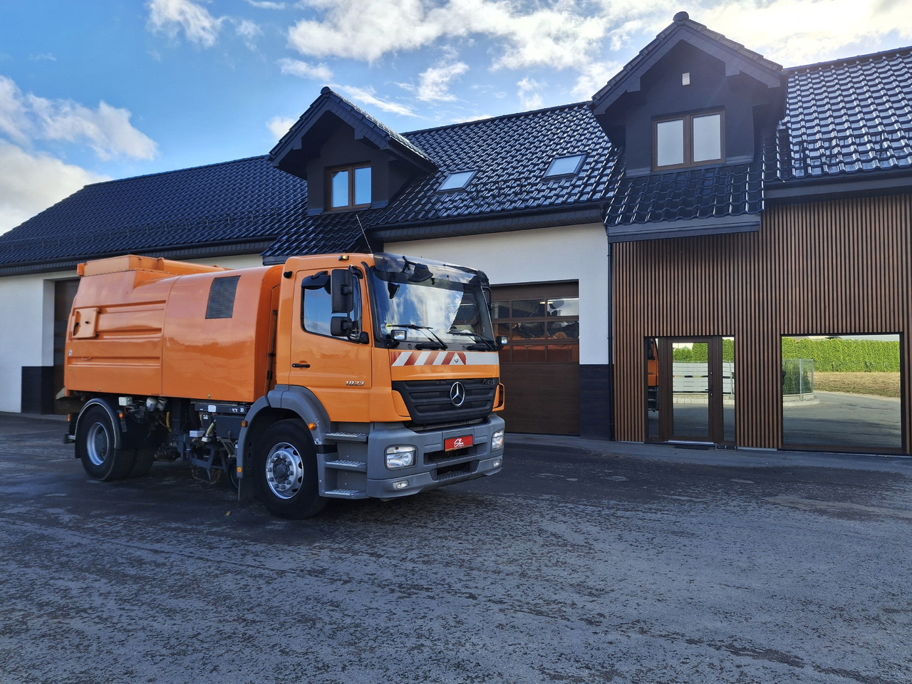 Mercedes-Benz Axor 1823 Schienenreinigungs RAIL Kehrmaschine - Road sweeper: picture 1 Mercedes-Benz Axor 1823 Schienenreinigungs RAIL Kehrmaschine - Road sweeper: picture 1