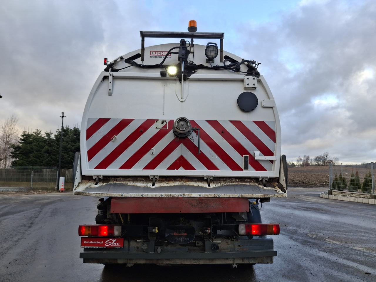 SCANIA 94G Zamiatarka Kehrmaschine BUCHER L/R Frontbürste 2 Motoren Odchwaszczarka Przednia Szczotka - Road sweeper: picture 4 SCANIA 94G Zamiatarka Kehrmaschine BUCHER L/R Frontbürste 2 Motoren Odchwaszczarka Przednia Szczotka - Road sweeper: picture 4