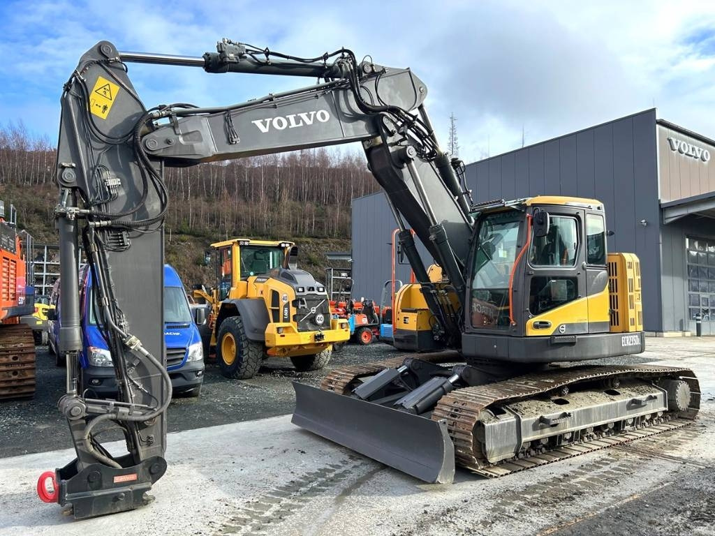 Volvo ECR 235 D - Crawler excavator: picture 1 Volvo ECR 235 D - Crawler excavator: picture 1