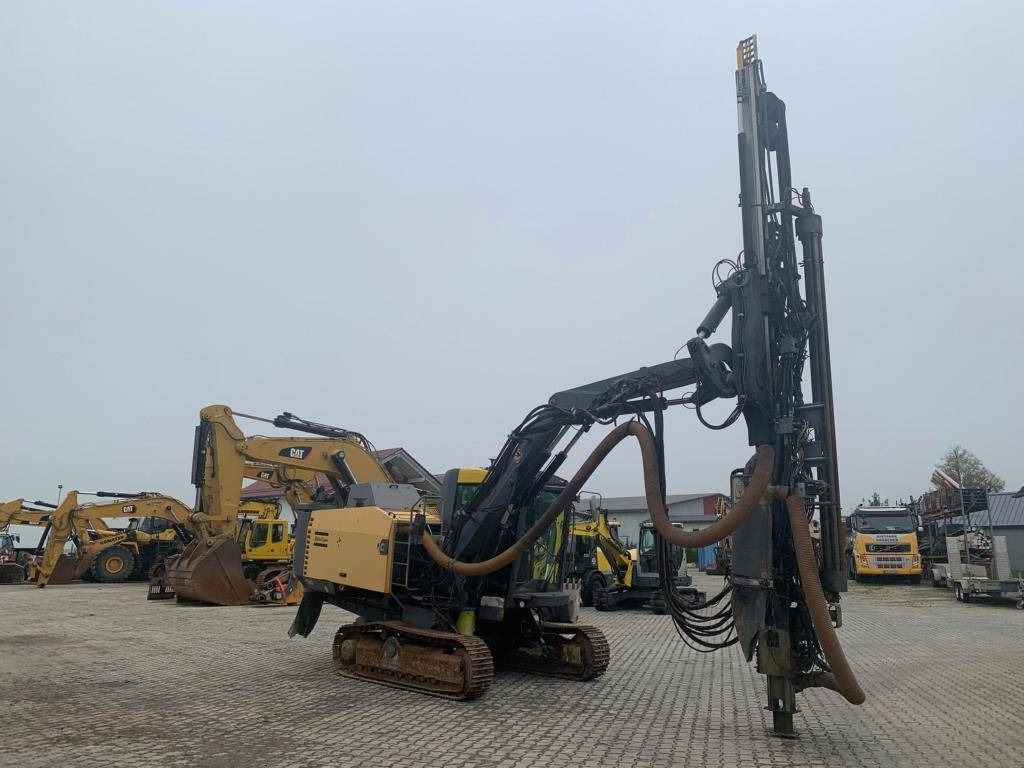Atlas Copco T 40-11 Smart ROC with drilling rims and diameter - Drilling rig: picture 5 Atlas Copco T 40-11 Smart ROC with drilling rims and diameter - Drilling rig: picture 5