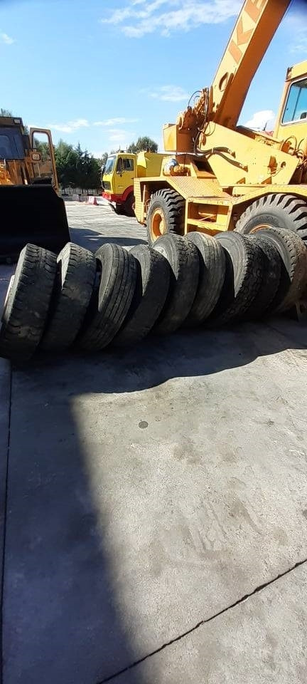 Bridgestone 13R22.5 - Tire for Construction machinery: picture 2 Bridgestone 13R22.5 - Tire for Construction machinery: picture 2
