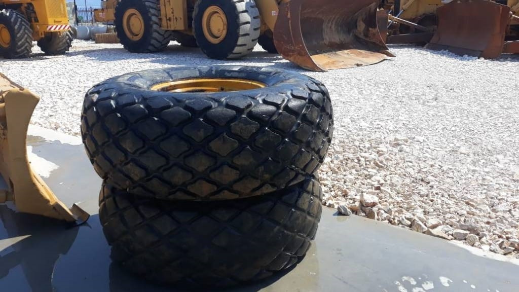 Goodyear 23.1-26 R3 MAZI ME ZANTES  - Tire for Construction machinery: picture 2 Goodyear 23.1-26 R3 MAZI ME ZANTES  - Tire for Construction machinery: picture 2