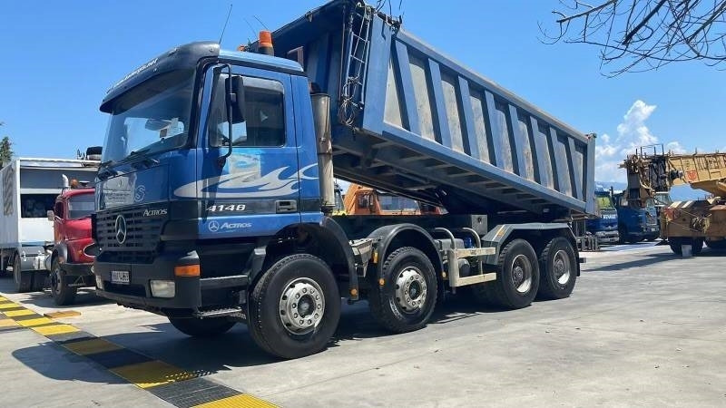 Tipper Mercedes-Benz 4148K 8X4: picture 16