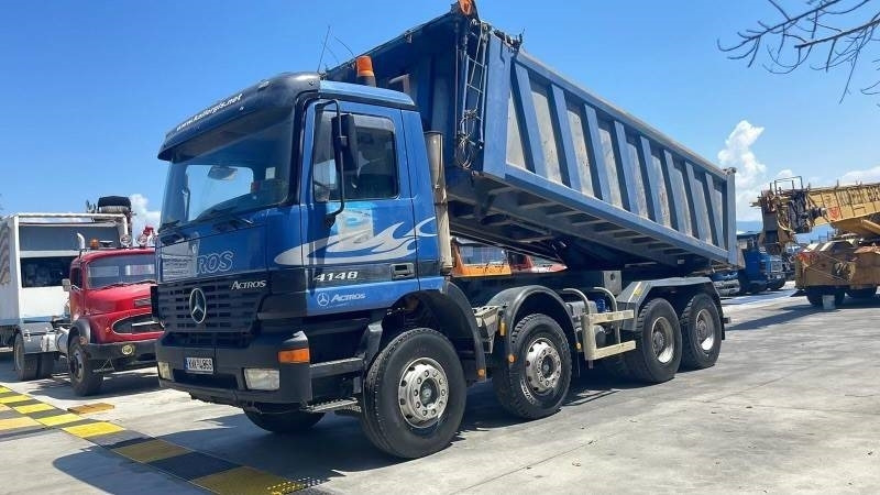 Tipper Mercedes-Benz 4148K 8X4: picture 17