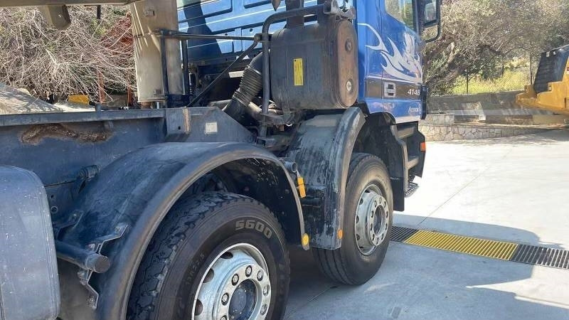 Tipper Mercedes-Benz 4148K 8X4: picture 12