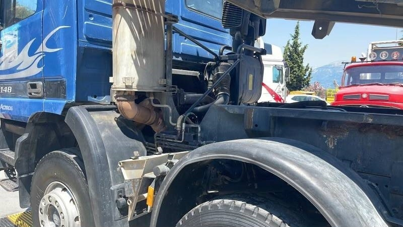 Tipper Mercedes-Benz 4148K 8X4: picture 7