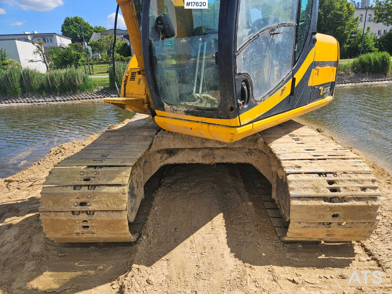 Crawler excavator 2005 Jcb  JS 130: picture 8