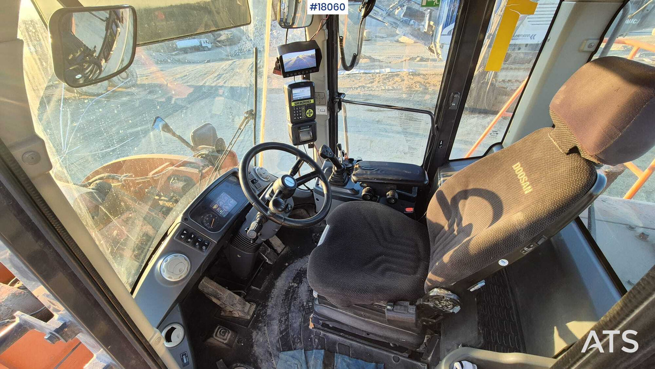 Wheel loader DOOSAN DL550-3 wheel loader (2014): picture 16