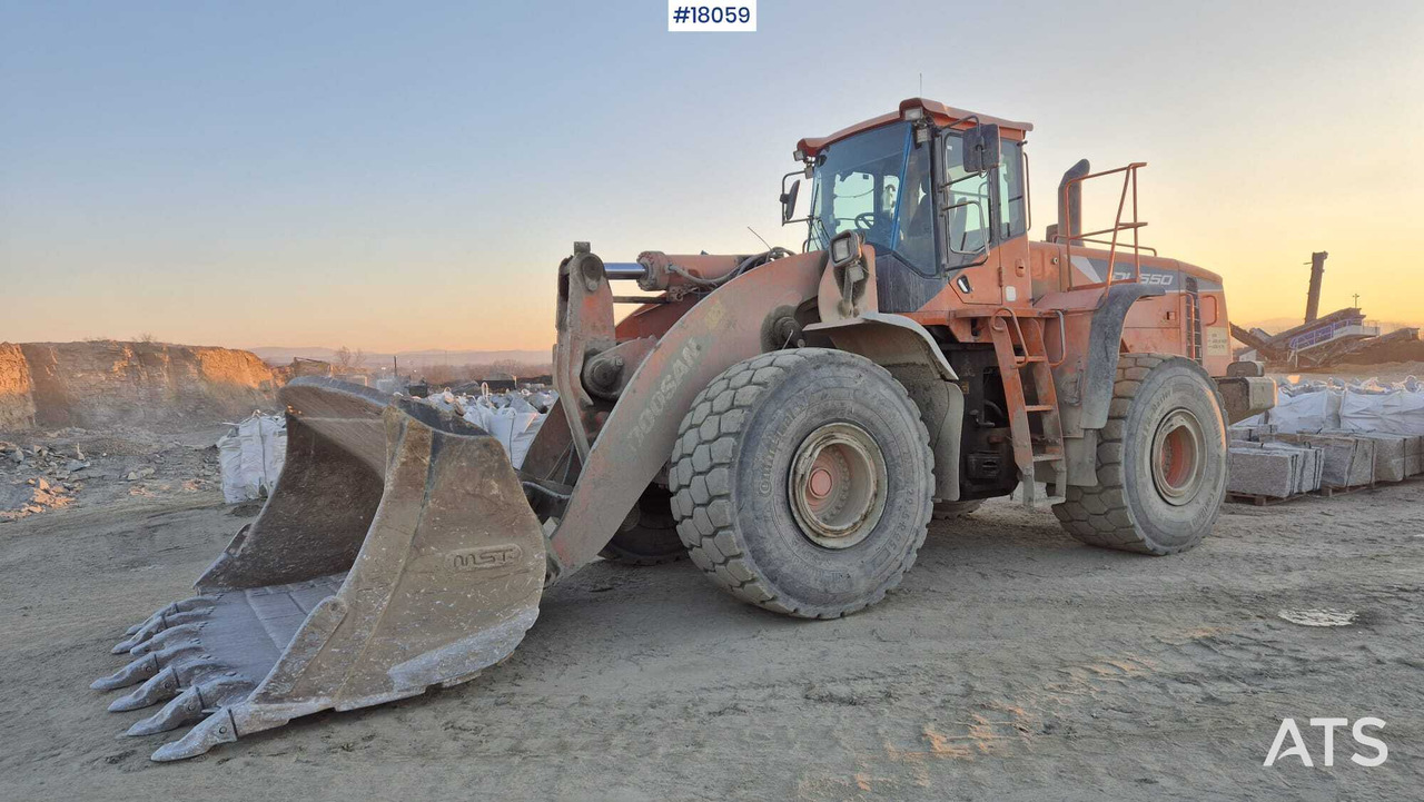 DOOSAN DL550-5 wheel loader (2015) - Wheel loader: picture 1 DOOSAN DL550-5 wheel loader (2015) - Wheel loader: picture 1