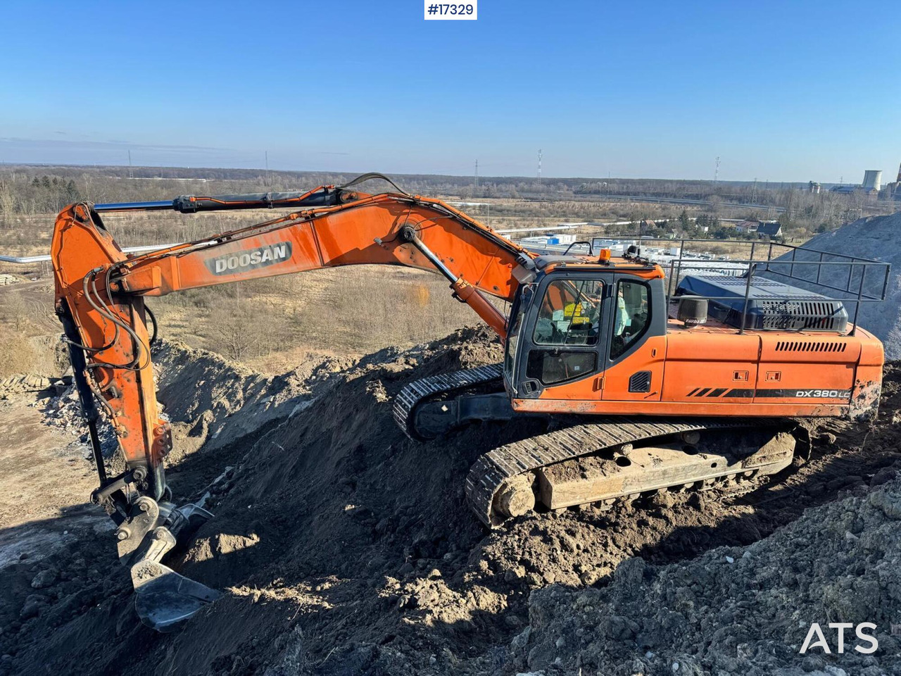DOOSAN DX 380LC crawler excavator (2011) - Crawler excavator: picture 1 DOOSAN DX 380LC crawler excavator (2011) - Crawler excavator: picture 1