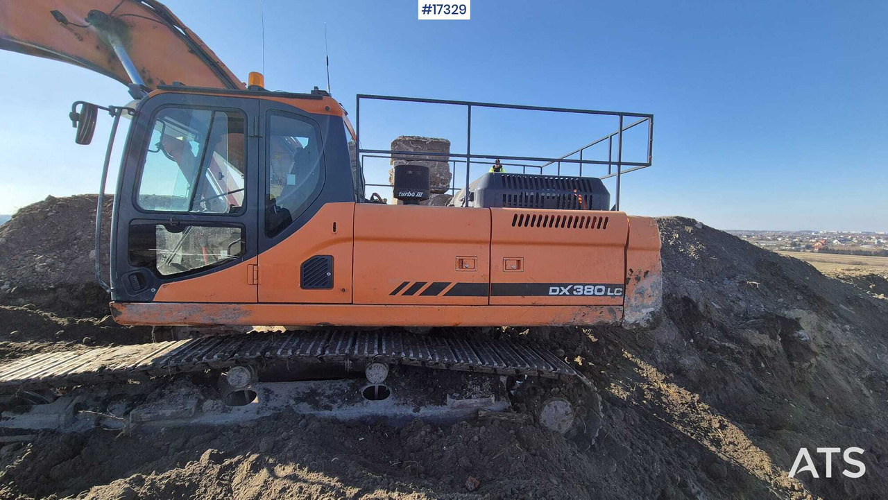 DOOSAN DX 380LC crawler excavator (2011) - Crawler excavator: picture 4 DOOSAN DX 380LC crawler excavator (2011) - Crawler excavator: picture 4