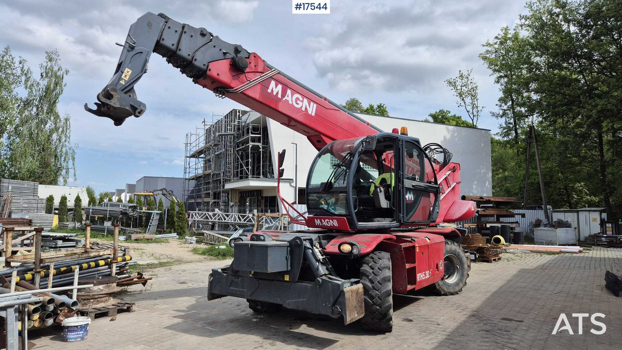 Rotating telescopic handler MAGNI RTH 5.30 SM/C (2016) - Telescopic handler: picture 1 Rotating telescopic handler MAGNI RTH 5.30 SM/C (2016) - Telescopic handler: picture 1