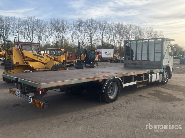2002 Volvo FM280 4x2 Sleeper Flatbed Truck - Dropside/ Flatbed truck: picture 3 2002 Volvo FM280 4x2 Sleeper Flatbed Truck - Dropside/ Flatbed truck: picture 3