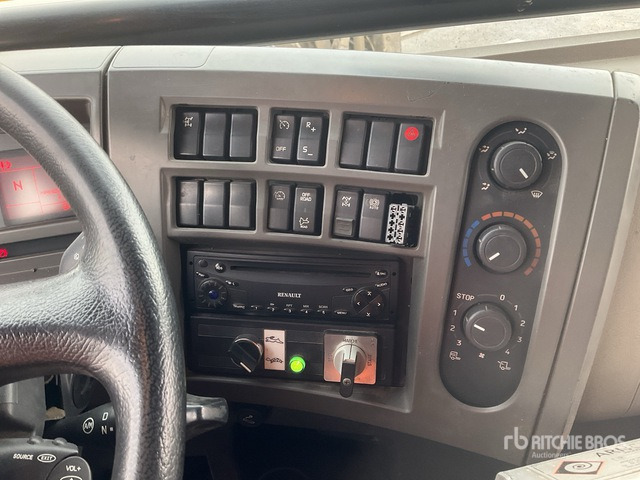 2007 Renault Thomas AR1941 4x4 Crew Cab Fire Truck - Fire truck: picture 4 2007 Renault Thomas AR1941 4x4 Crew Cab Fire Truck - Fire truck: picture 4