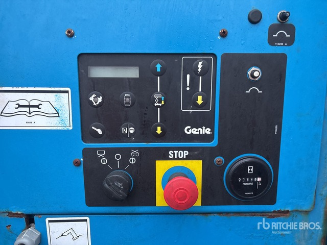 2011 Genie GS-4390 4x4 Diesel Scissor Lift - Scissor lift: picture 5 2011 Genie GS-4390 4x4 Diesel Scissor Lift - Scissor lift: picture 5