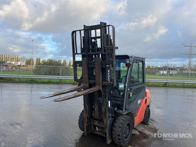 2011 Toyota 52-8FDF30 Heftruck - Diesel forklift: picture 5 2011 Toyota 52-8FDF30 Heftruck - Diesel forklift: picture 5