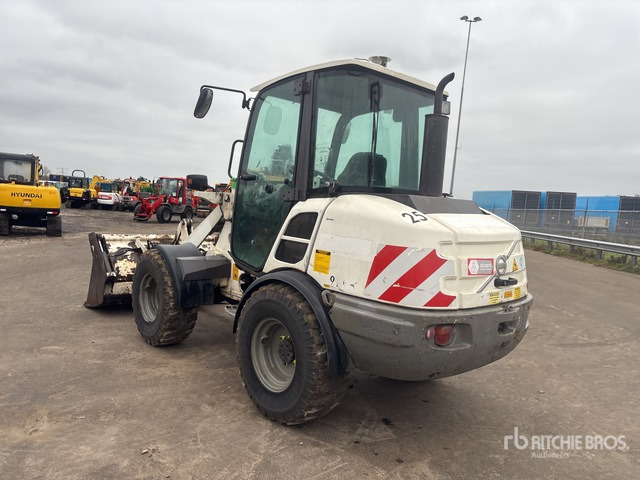 2011 Volvo L25F-P Wheel Loader - Wheel loader: picture 2 2011 Volvo L25F-P Wheel Loader - Wheel loader: picture 2