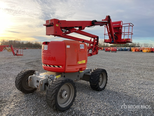 2012 Genie Z-45/25J 4WD Diesel Articulating Boom Lift - Articulated boom: picture 2 2012 Genie Z-45/25J 4WD Diesel Articulating Boom Lift - Articulated boom: picture 2