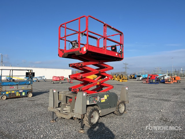 2013 Haulotte Compact 10DX 4x4 Diesel Scissor Lift - Scissor lift: picture 1 2013 Haulotte Compact 10DX 4x4 Diesel Scissor Lift - Scissor lift: picture 1
