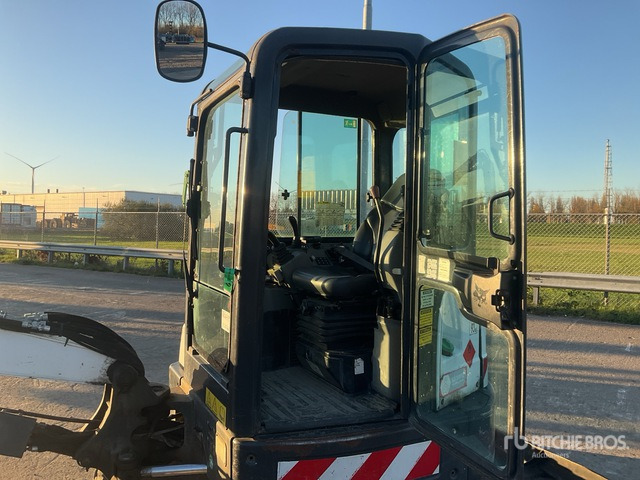 2014 Bobcat E35 (Inoperable) Mini Excavator: <6.6t - Mini excavator: picture 5 2014 Bobcat E35 (Inoperable) Mini Excavator: <6.6t - Mini excavator: picture 5