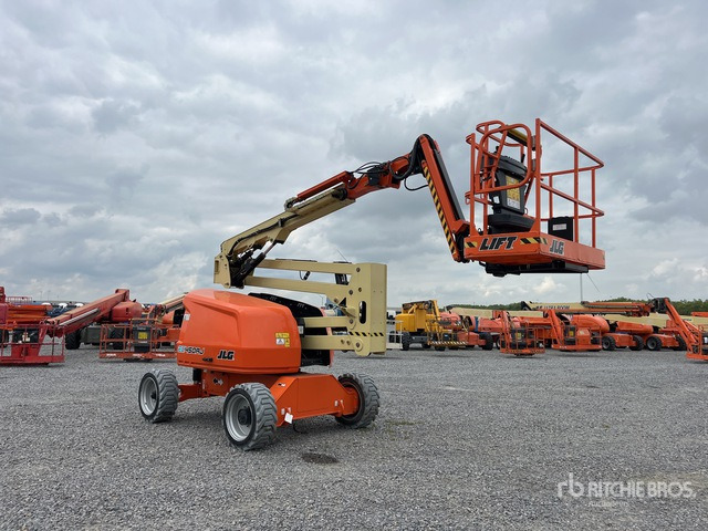 2022 JLG EC450AJ 2WD Electric Articulating Boom Lift - Articulated boom: picture 3 2022 JLG EC450AJ 2WD Electric Articulating Boom Lift - Articulated boom: picture 3