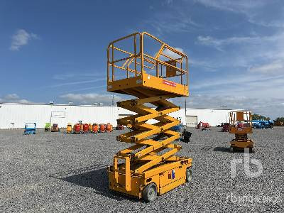 HAULOTTE COMPACT12 Electric - Scissor lift: picture 3 HAULOTTE COMPACT12 Electric - Scissor lift: picture 3