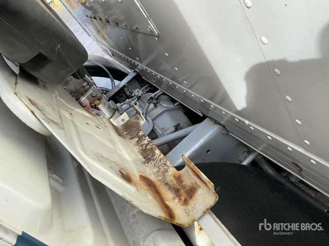 Renault Generator vrachtwagen - Box truck, Utility/ Special vehicle: picture 4 Renault Generator vrachtwagen - Box truck, Utility/ Special vehicle: picture 4