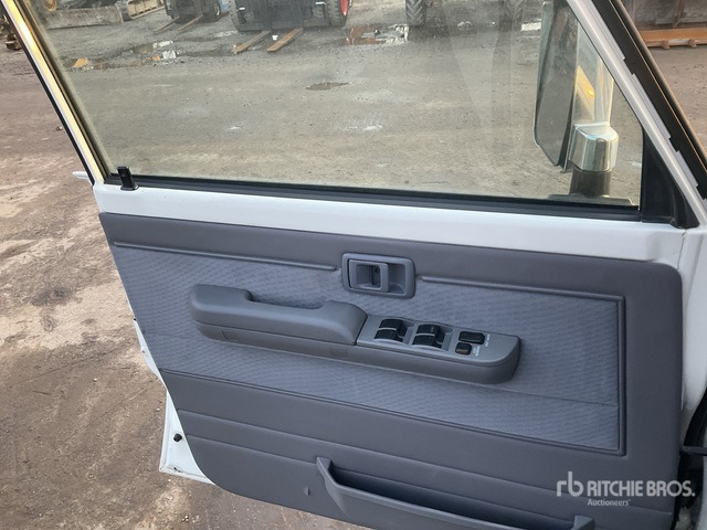 Toyota Land Cruiser SUV - SUV: picture 5 Toyota Land Cruiser SUV - SUV: picture 5