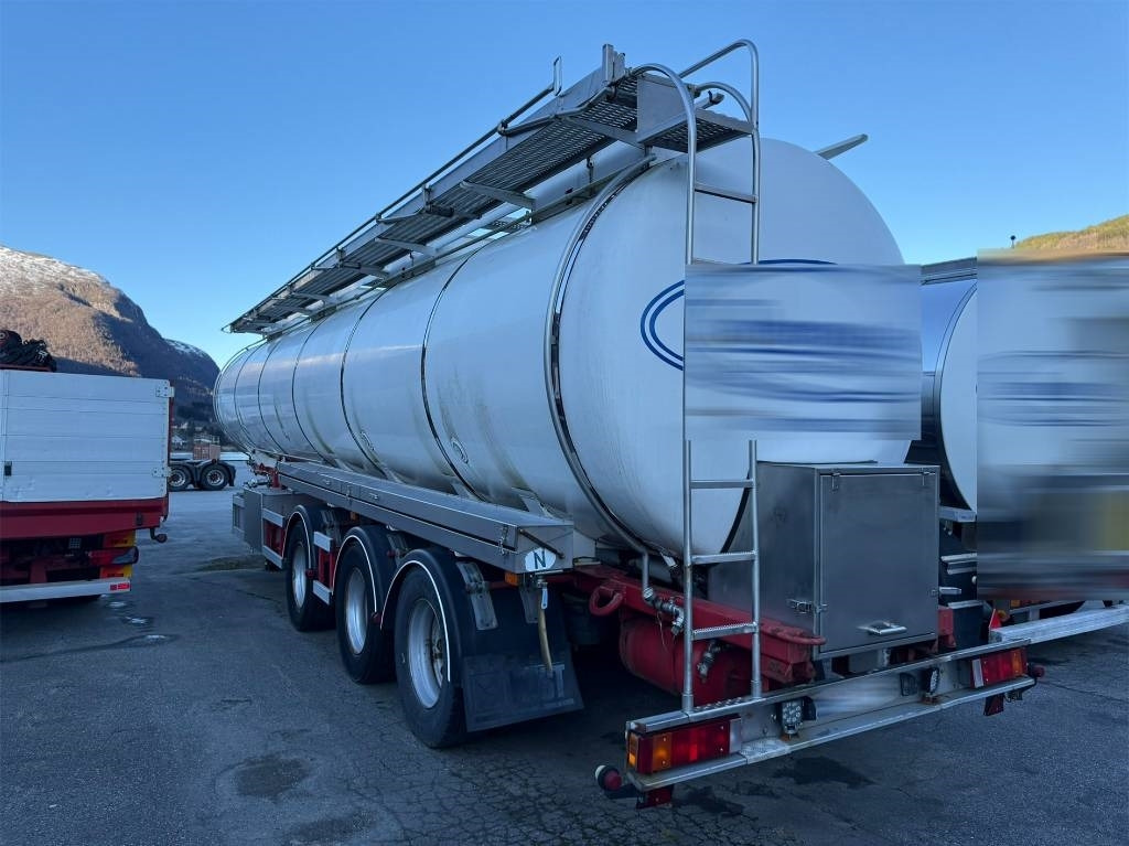 Annet Schrader tank trailer 32 m2 - Tank semi-trailer: picture 4 Annet Schrader tank trailer 32 m2 - Tank semi-trailer: picture 4