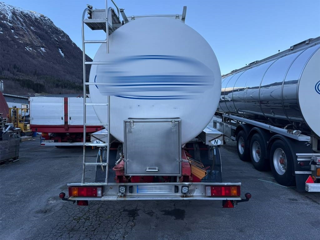 Annet Schrader tank trailer 32 m2 - Tank semi-trailer: picture 3 Annet Schrader tank trailer 32 m2 - Tank semi-trailer: picture 3