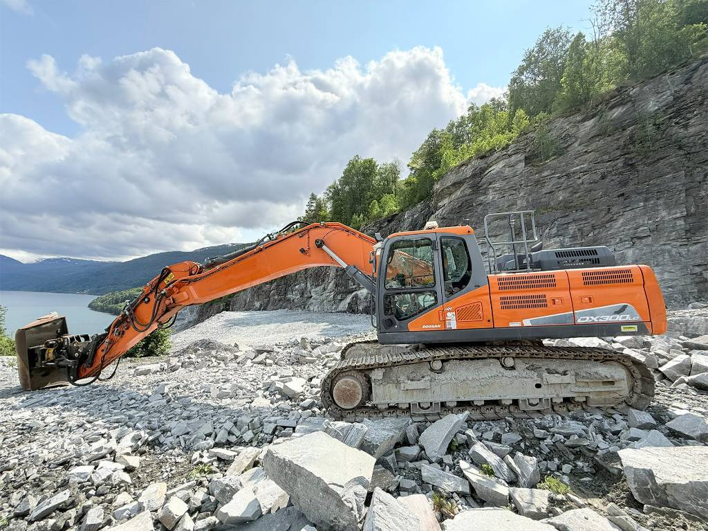 Doosan DX 300 LC-5 - Crawler excavator: picture 3 Doosan DX 300 LC-5 - Crawler excavator: picture 3