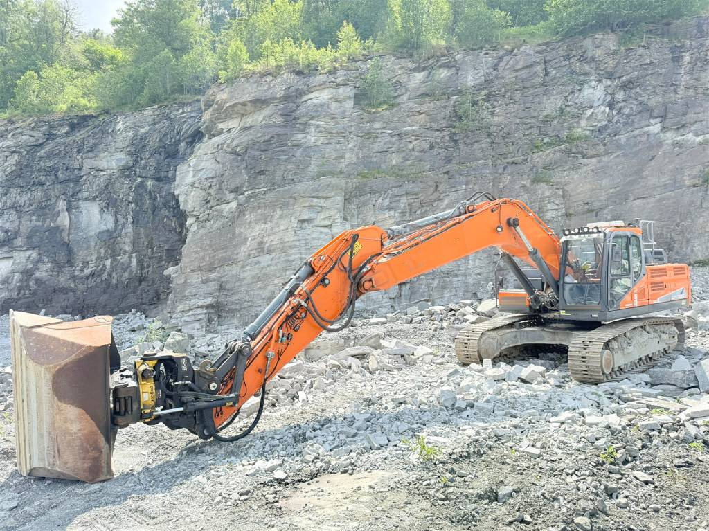Doosan DX 300 LC-5 - Crawler excavator: picture 1 Doosan DX 300 LC-5 - Crawler excavator: picture 1