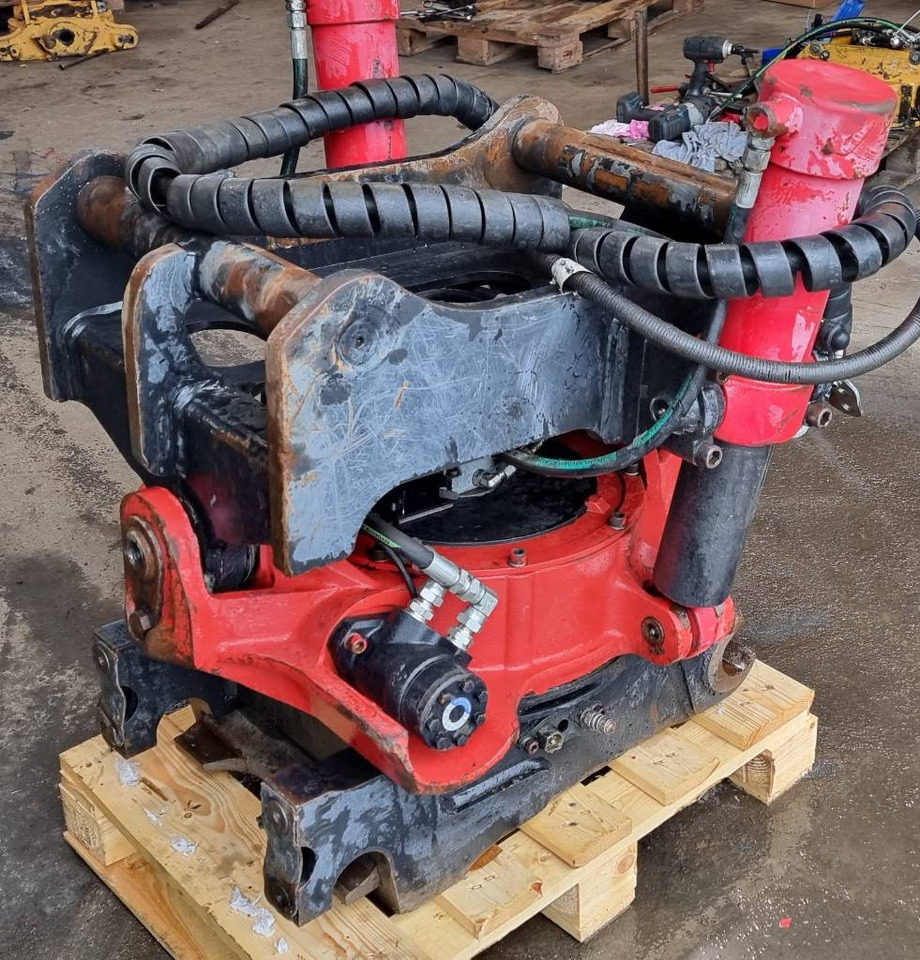 Rototilt RT60 - Tiltrotator: picture 1 Rototilt RT60 - Tiltrotator: picture 1