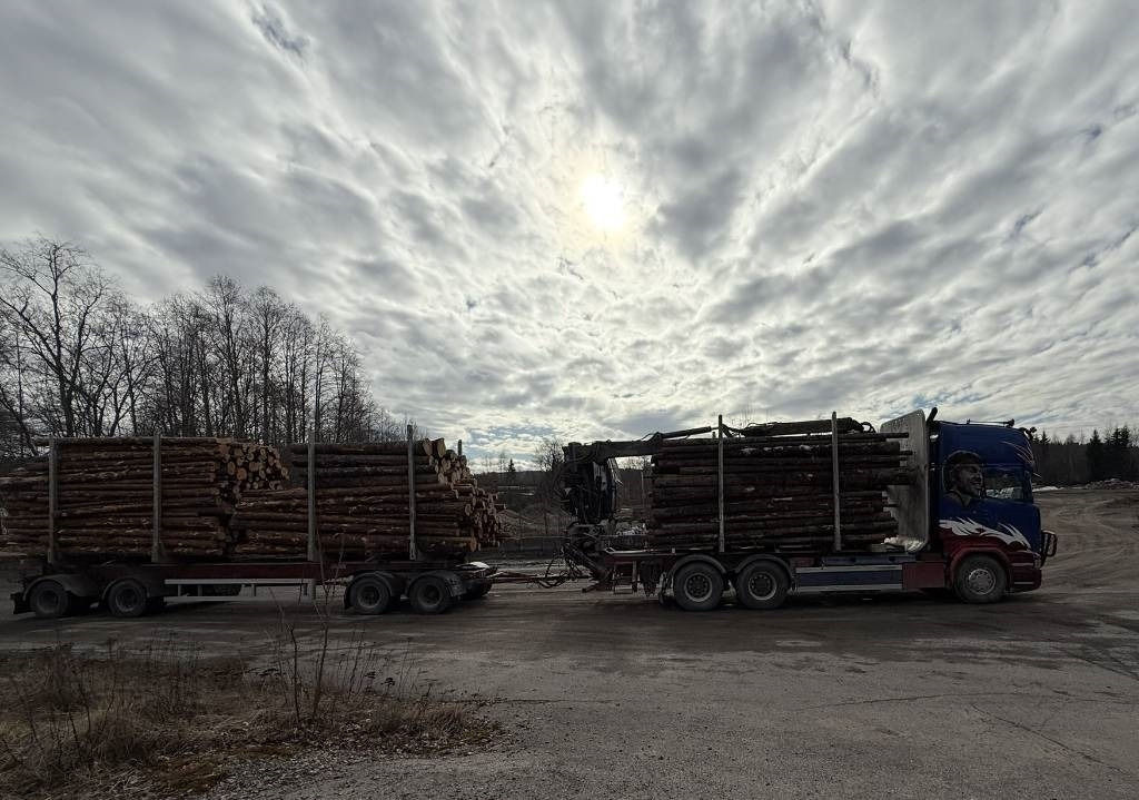 Scania R 730 6x4 Jonsered J1088S - Logging truck: picture 4 Scania R 730 6x4 Jonsered J1088S - Logging truck: picture 4