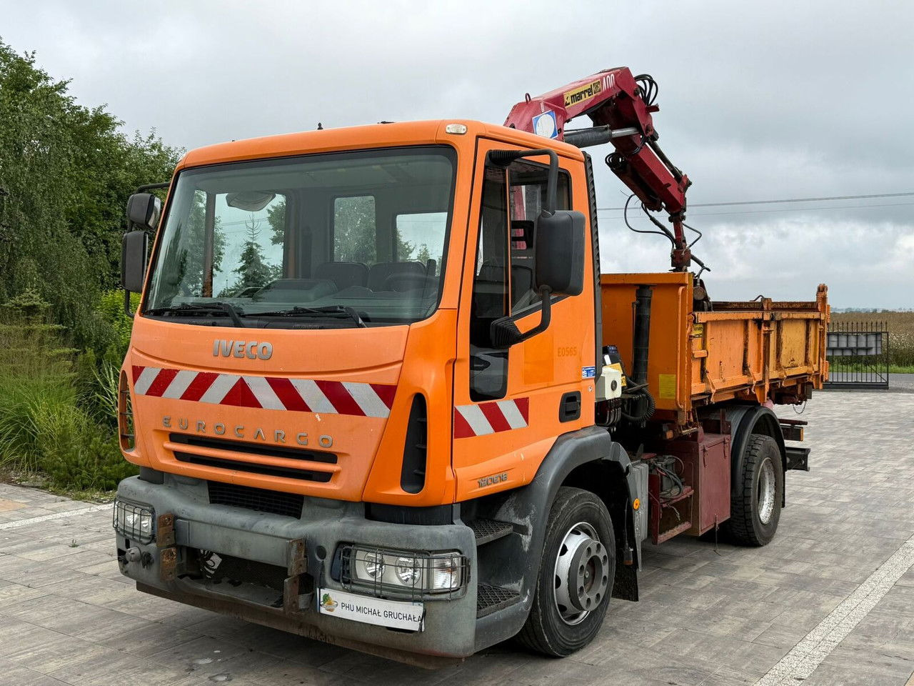 Iveco EuroCargo 120 120E18 Wywrotka z HDS MF 400 Film - Tipper: picture 3 Iveco EuroCargo 120 120E18 Wywrotka z HDS MF 400 Film - Tipper: picture 3