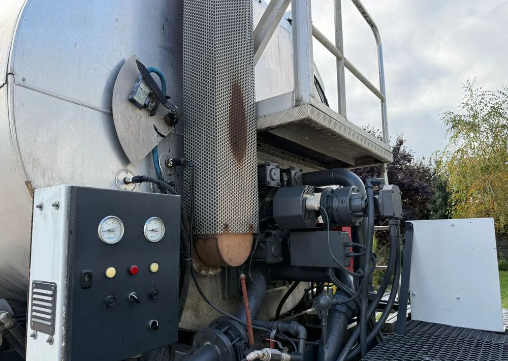 Garbage truck Mercedes-Benz Atego 2533: picture 13