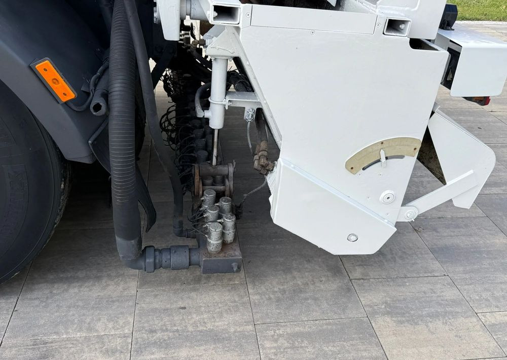 Garbage truck Mercedes-Benz Atego 2533: picture 12