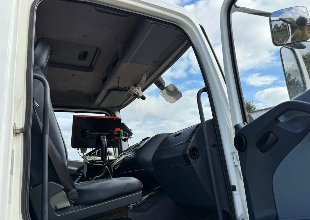 Garbage truck Mercedes-Benz Atego 2533: picture 8