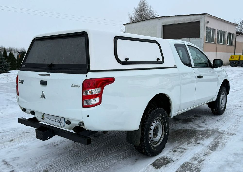 Mitsubishi L200 2.4 d CC Invite - SUV: picture 3 Mitsubishi L200 2.4 d CC Invite - SUV: picture 3