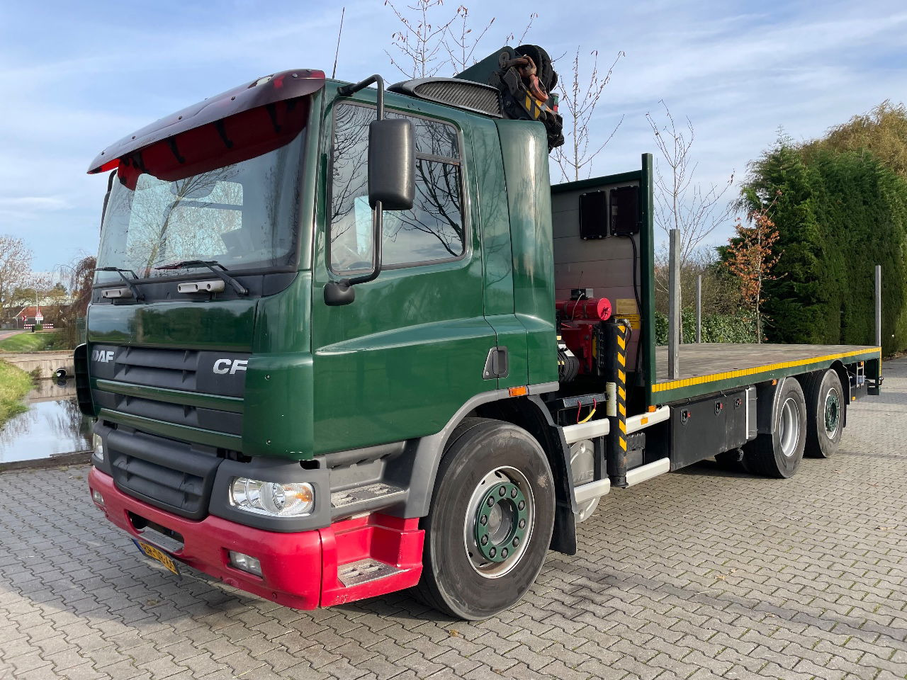 DAF CF 75.310 With Palfinger PK20002 crane - Dropside/ Flatbed truck, Crane truck: picture 2 DAF CF 75.310 With Palfinger PK20002 crane - Dropside/ Flatbed truck, Crane truck: picture 2