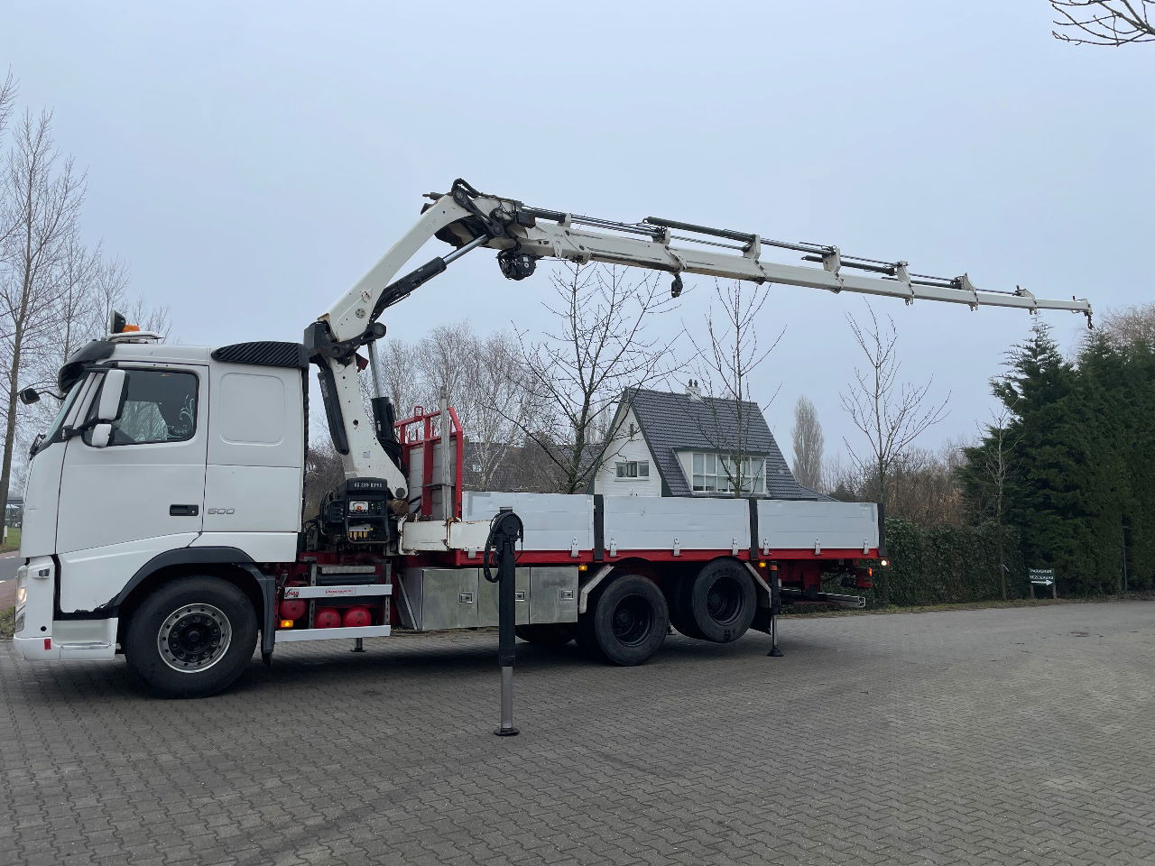 Volvo FH 13.500 Hiab 288 E7 with winch, only 316.000km, 960 crane hours - Crane truck: picture 2 Volvo FH 13.500 Hiab 288 E7 with winch, only 316.000km, 960 crane hours - Crane truck: picture 2