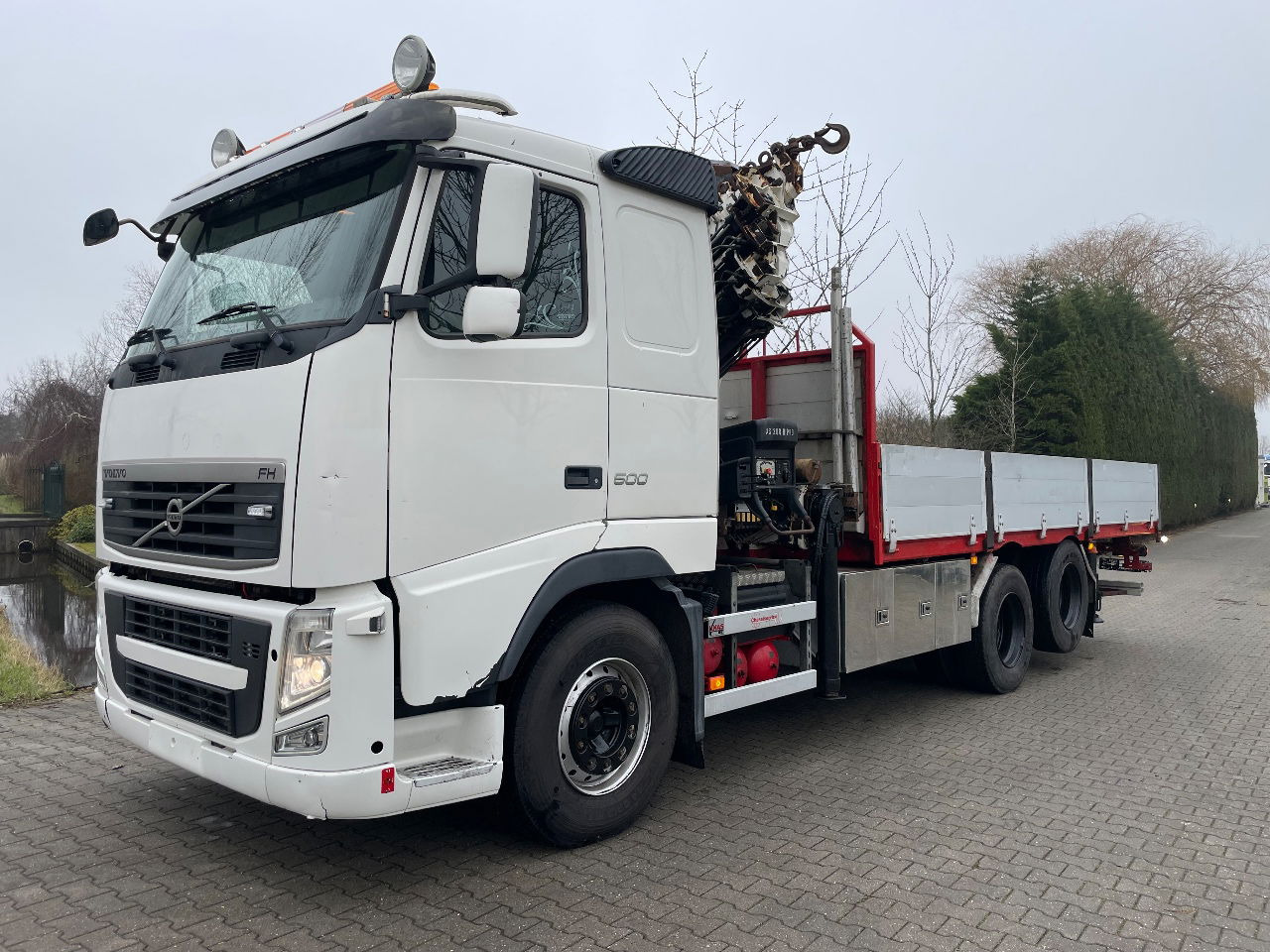 Volvo FH 13.500 Hiab 288 E7 with winch, only 316.000km, 960 crane hours - Crane truck: picture 3 Volvo FH 13.500 Hiab 288 E7 with winch, only 316.000km, 960 crane hours - Crane truck: picture 3
