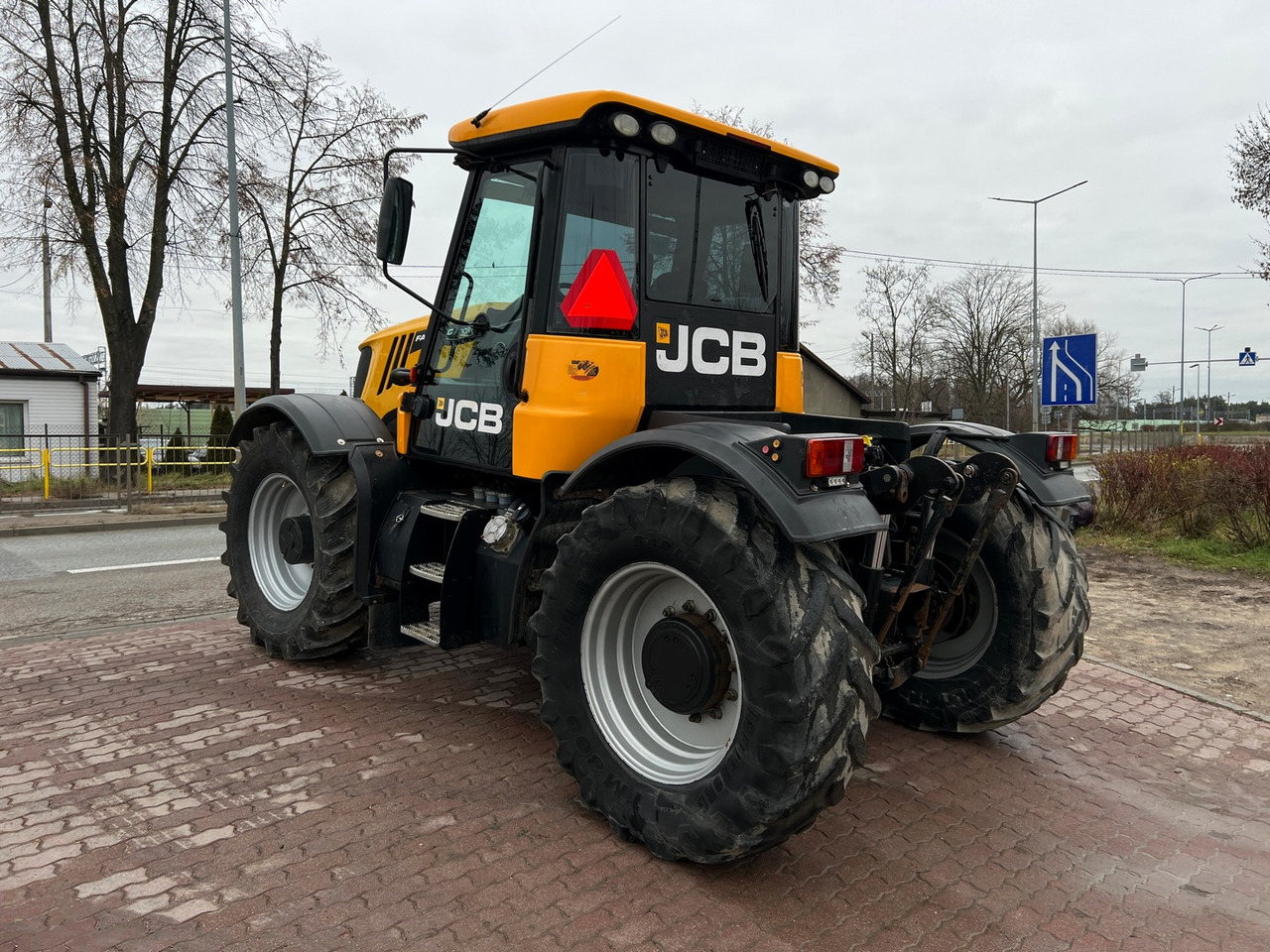 JCB Fastrac 3200 - Farm tractor: picture 3 JCB Fastrac 3200 - Farm tractor: picture 3