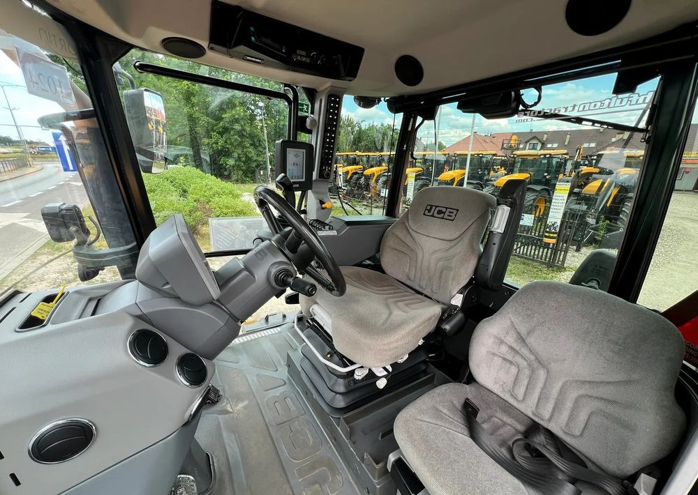 Leasing of JCB Fastrac 4220 JCB Fastrac 4220: picture 14