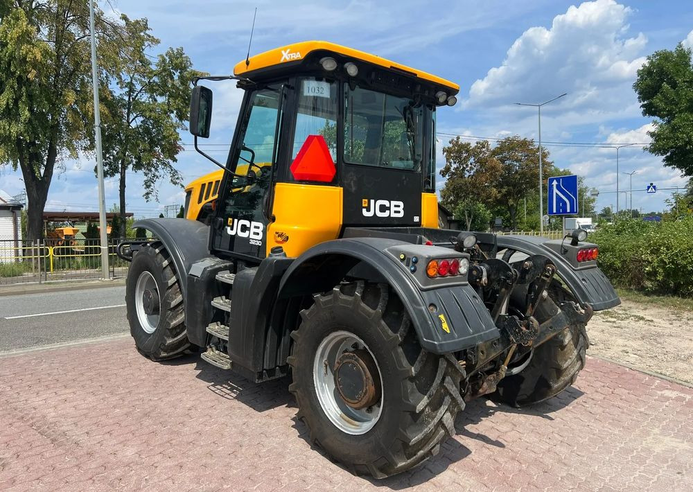 JCB JCB Fastrac 3230 Xtra - Farm tractor: picture 3 JCB JCB Fastrac 3230 Xtra - Farm tractor: picture 3