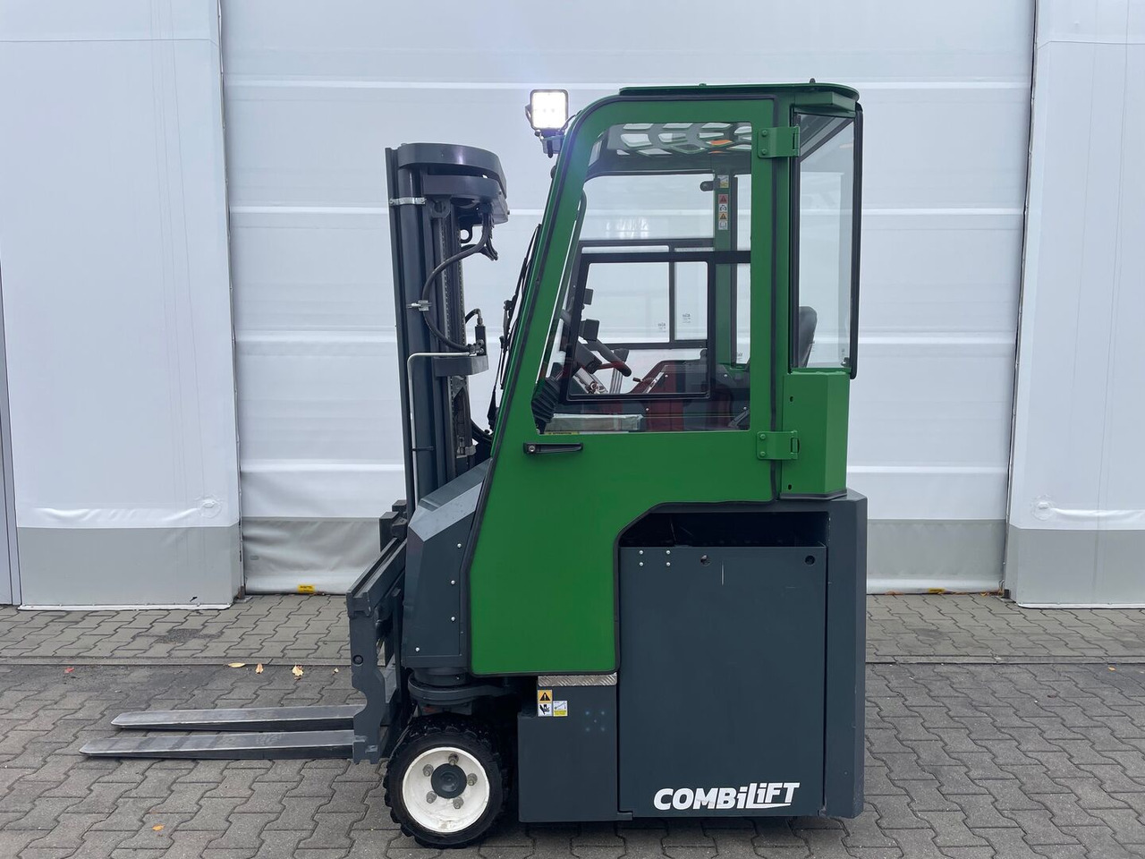 Combilift CBE 2500 - 4-way reach truck: picture 1 Combilift CBE 2500 - 4-way reach truck: picture 1