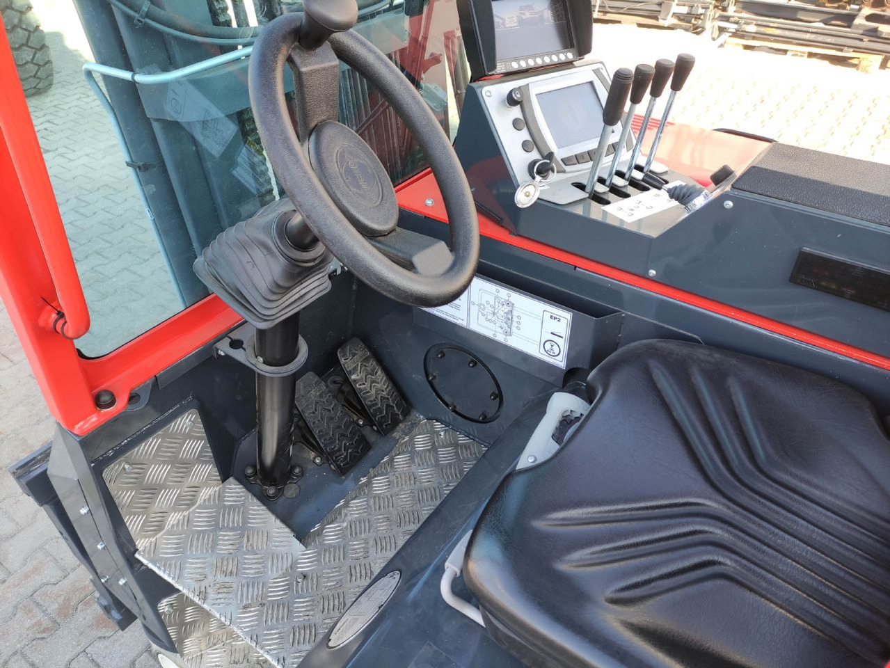 Combilift CBE 3000 - Electric forklift: picture 5 Combilift CBE 3000 - Electric forklift: picture 5