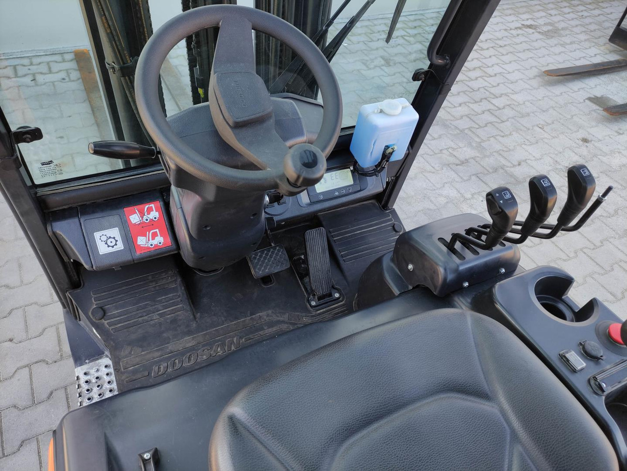 Doosan B20X-7 (Plus) - Electric forklift: picture 5 Doosan B20X-7 (Plus) - Electric forklift: picture 5